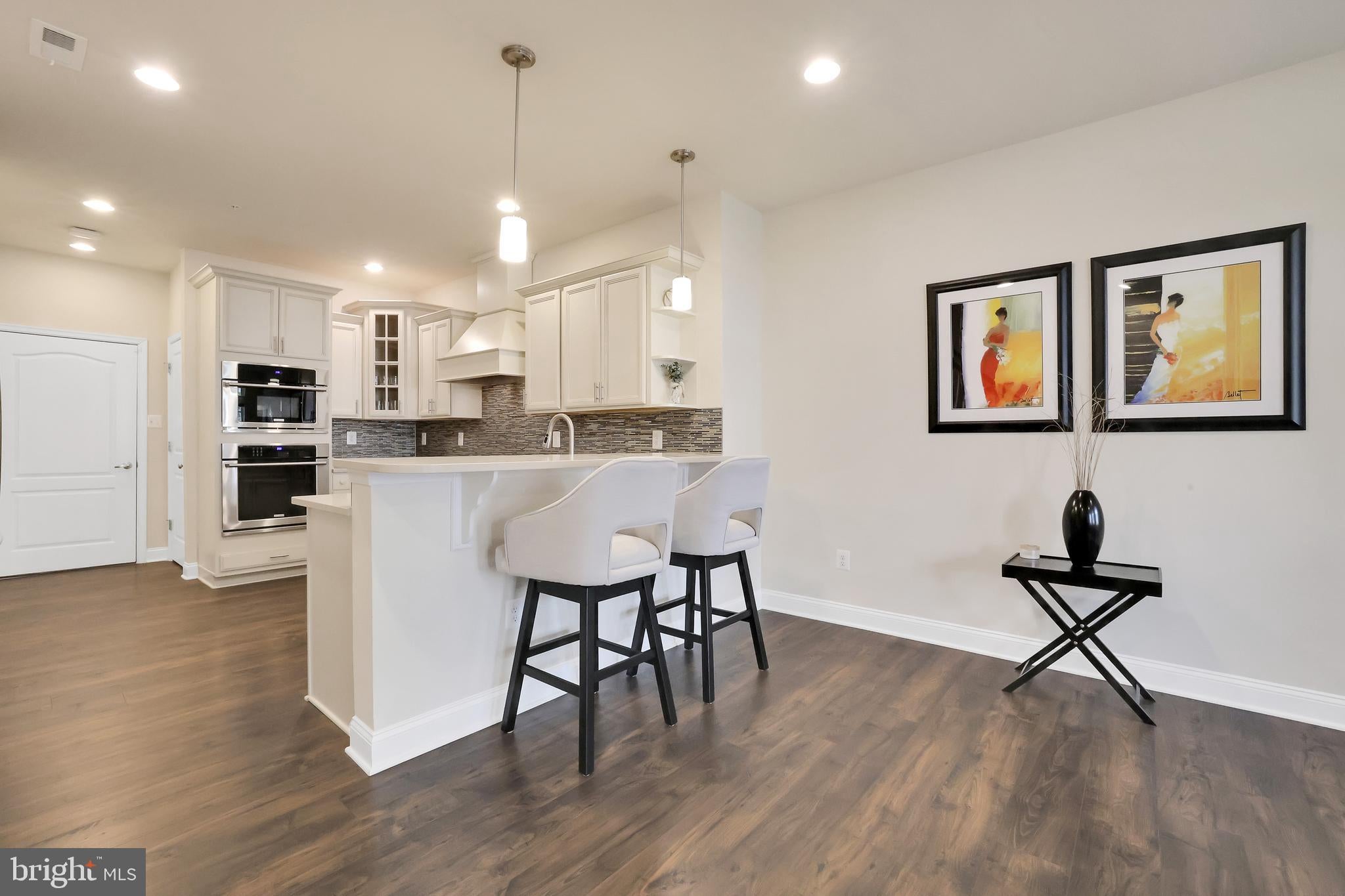 OXFORD SQUARE - Residential