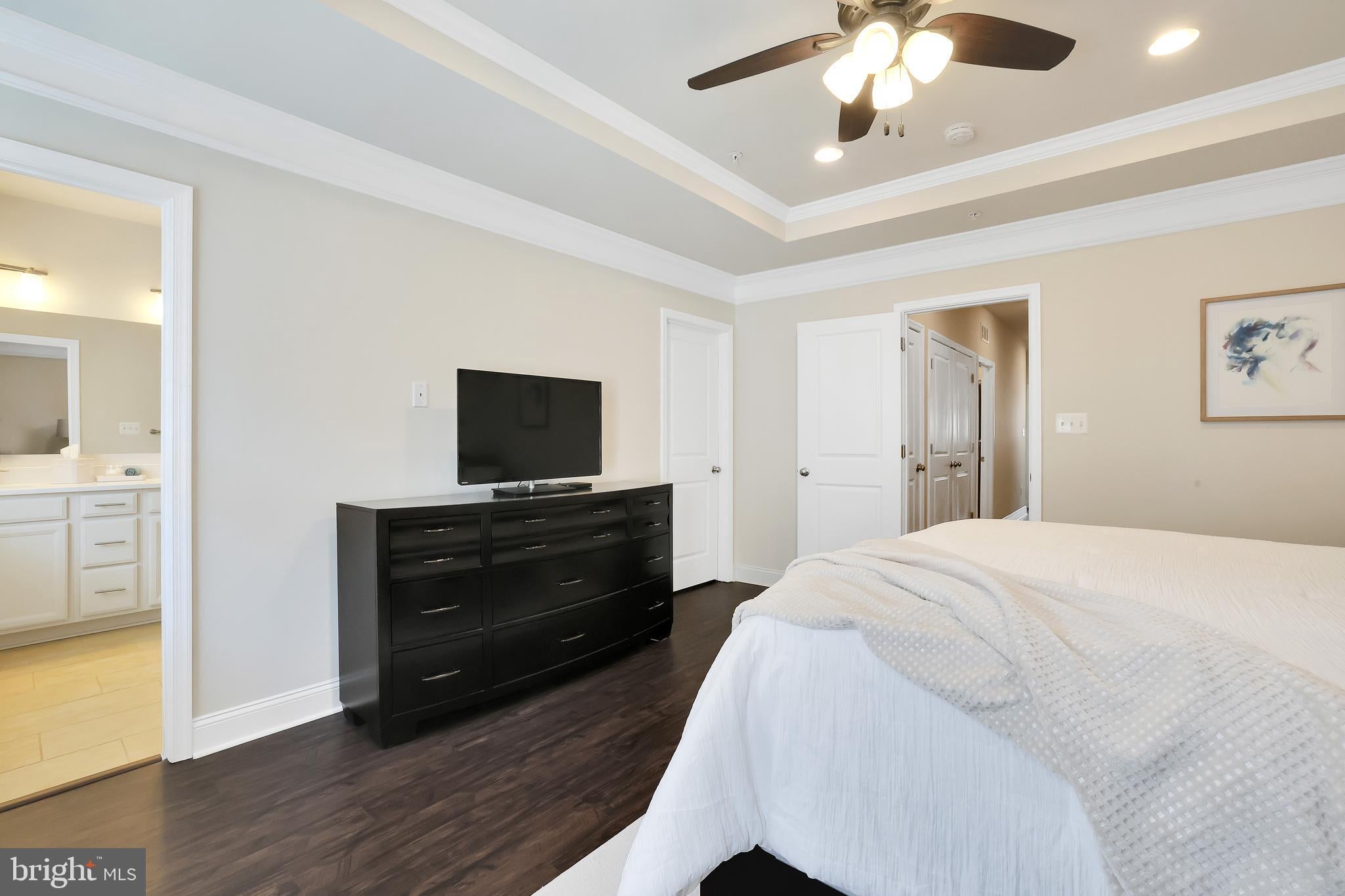 OXFORD SQUARE - Residential