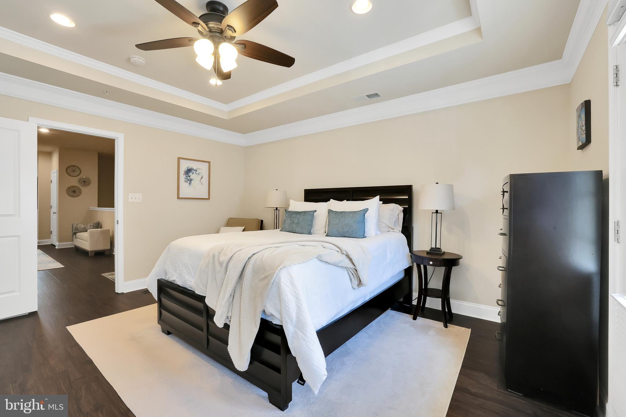 OXFORD SQUARE - Residential