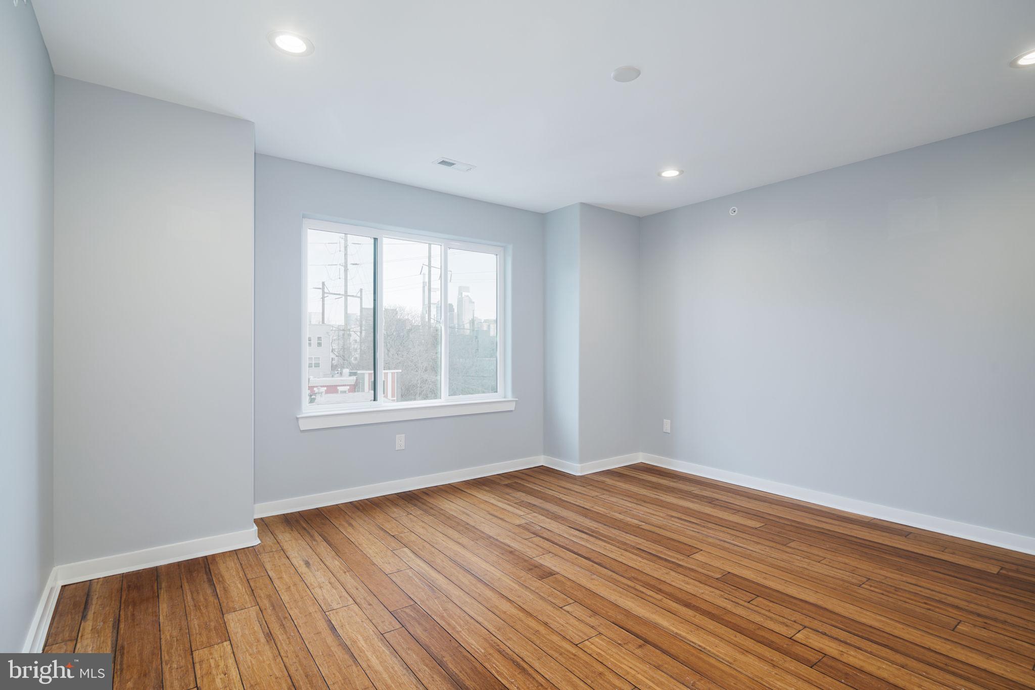 GRADUATE HOSPITAL - Residential Lease