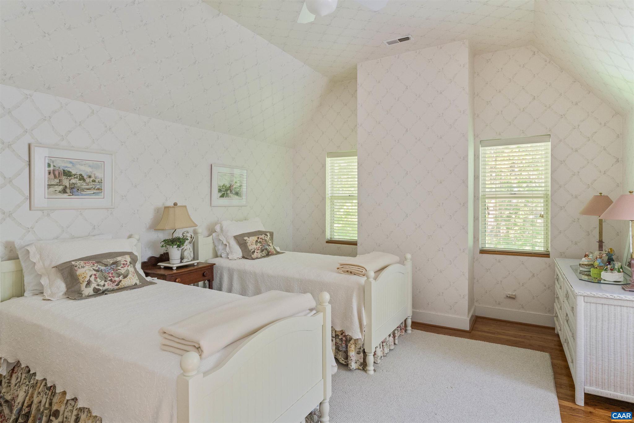 EDNAM FOREST - Residential