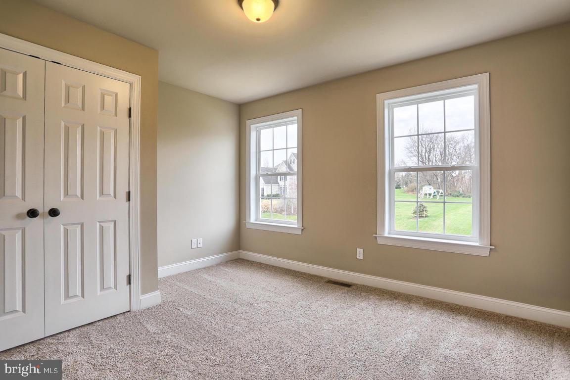 COUNTRY MEADOWS - Residential
