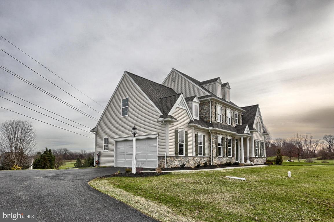 COUNTRY MEADOWS - Residential