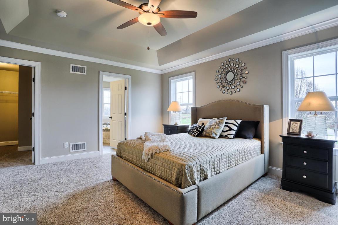 COUNTRY MEADOWS - Residential