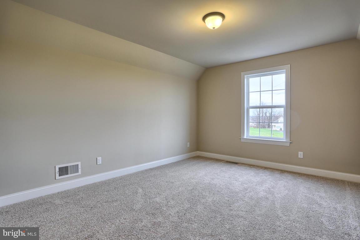 COUNTRY MEADOWS - Residential
