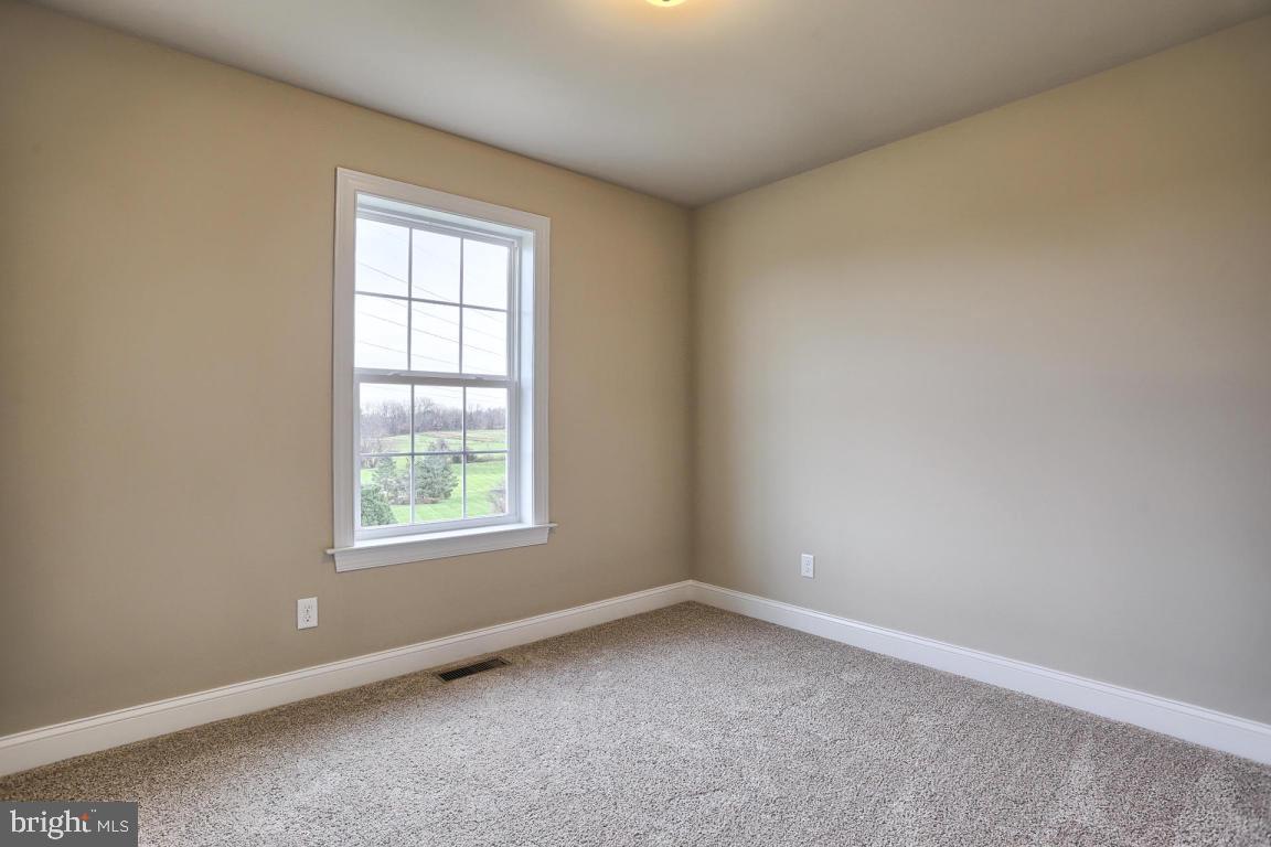 COUNTRY MEADOWS - Residential