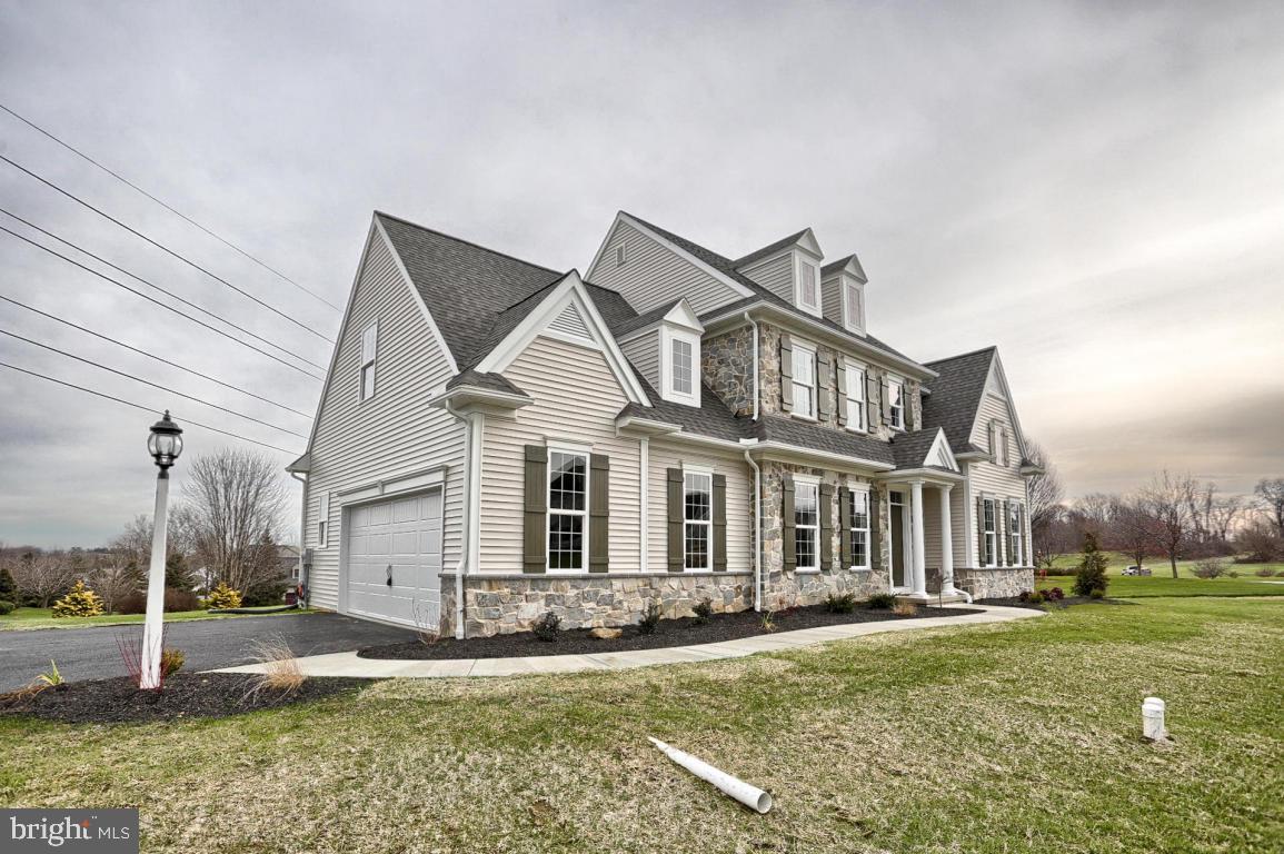 COUNTRY MEADOWS - Residential