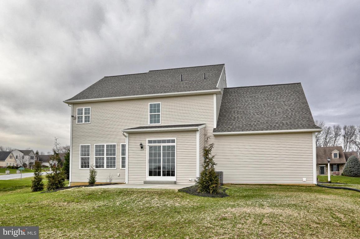 COUNTRY MEADOWS - Residential
