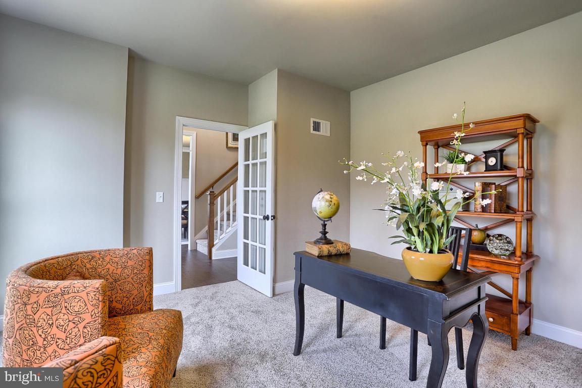 COUNTRY MEADOWS - Residential