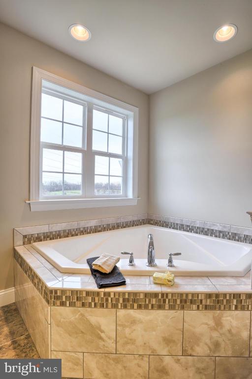 COUNTRY MEADOWS - Residential