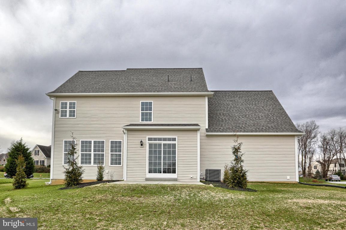COUNTRY MEADOWS - Residential