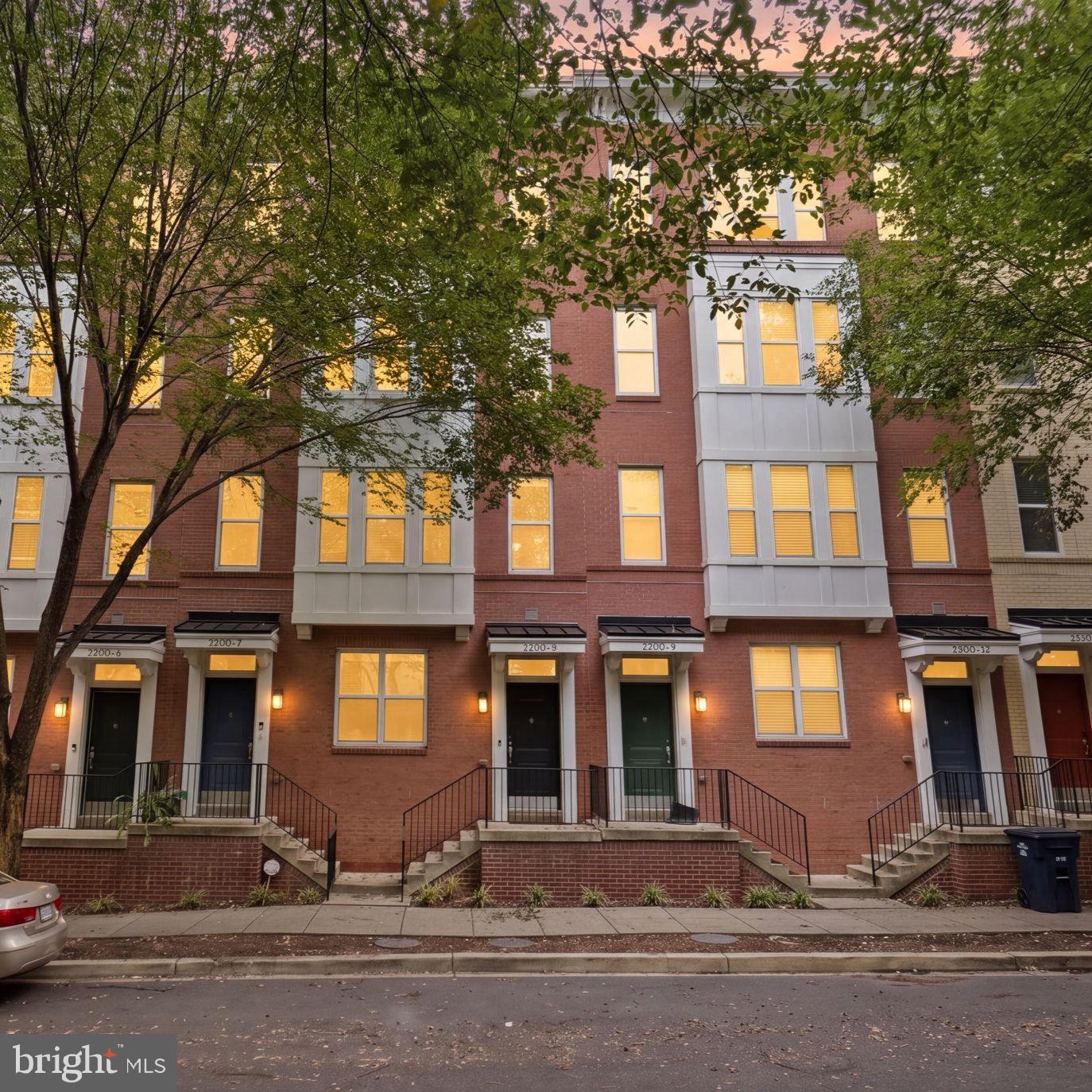 2500 SAYLES PLACE SE 8