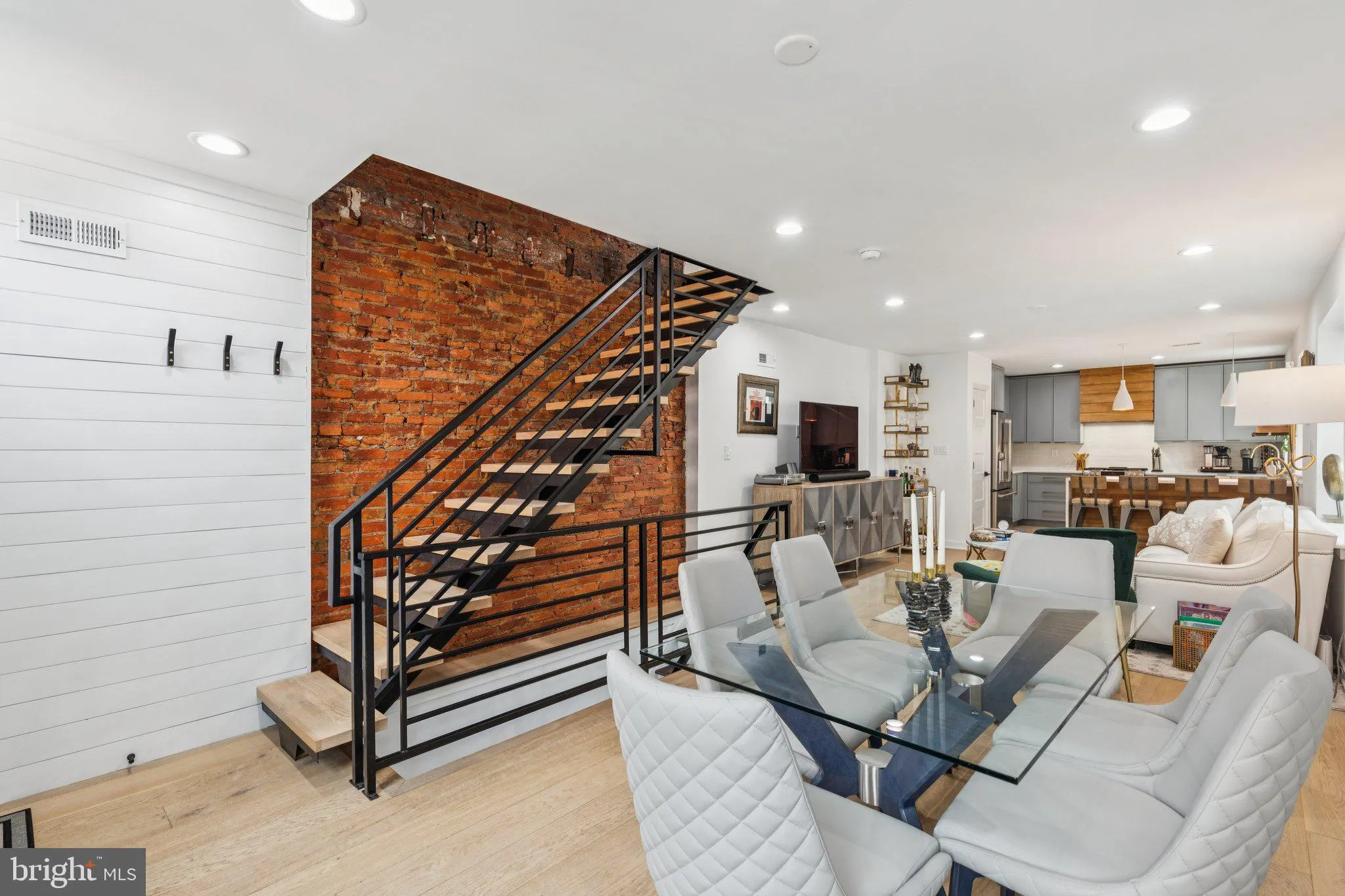 Philadelphia, Pennsylvania 19146, United States, 4 Bedrooms Bedrooms, ,3 BathroomsBathrooms,Residential,Active,224234