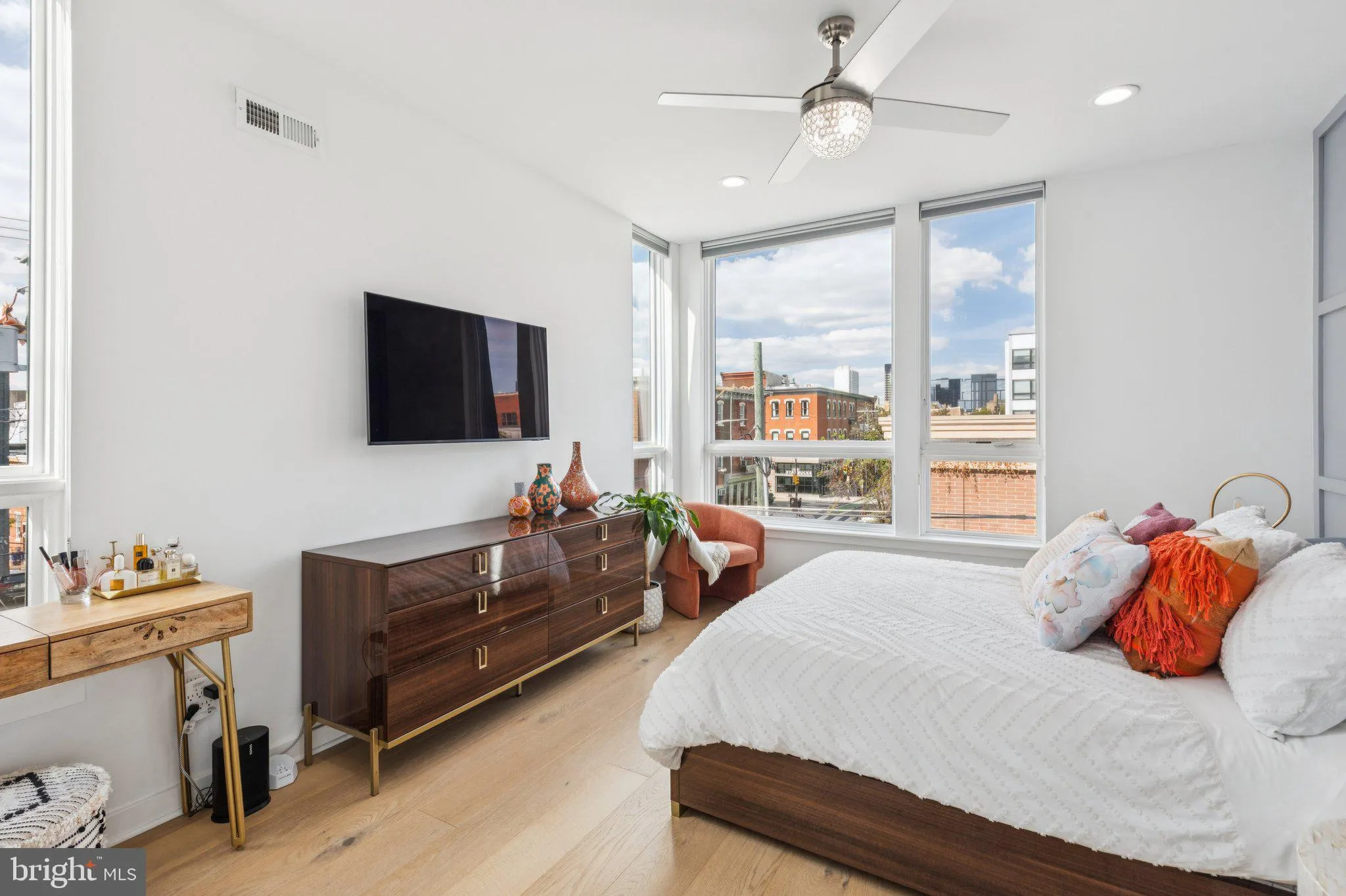 Philadelphia, Pennsylvania 19146, United States, 4 Bedrooms Bedrooms, ,3 BathroomsBathrooms,Residential,Active,224234