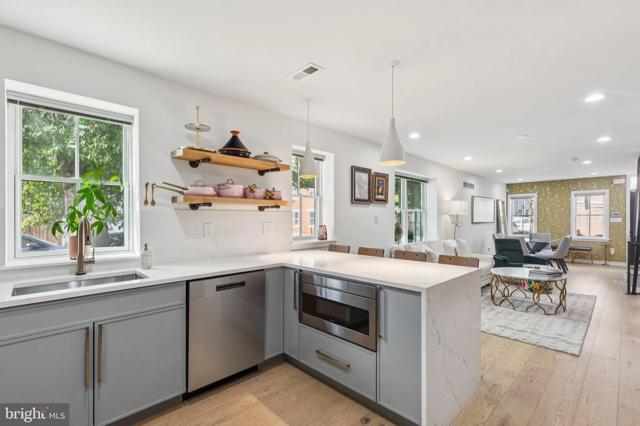 Philadelphia, Pennsylvania 19146, United States, 4 Bedrooms Bedrooms, ,3 BathroomsBathrooms,Residential,Active,224234