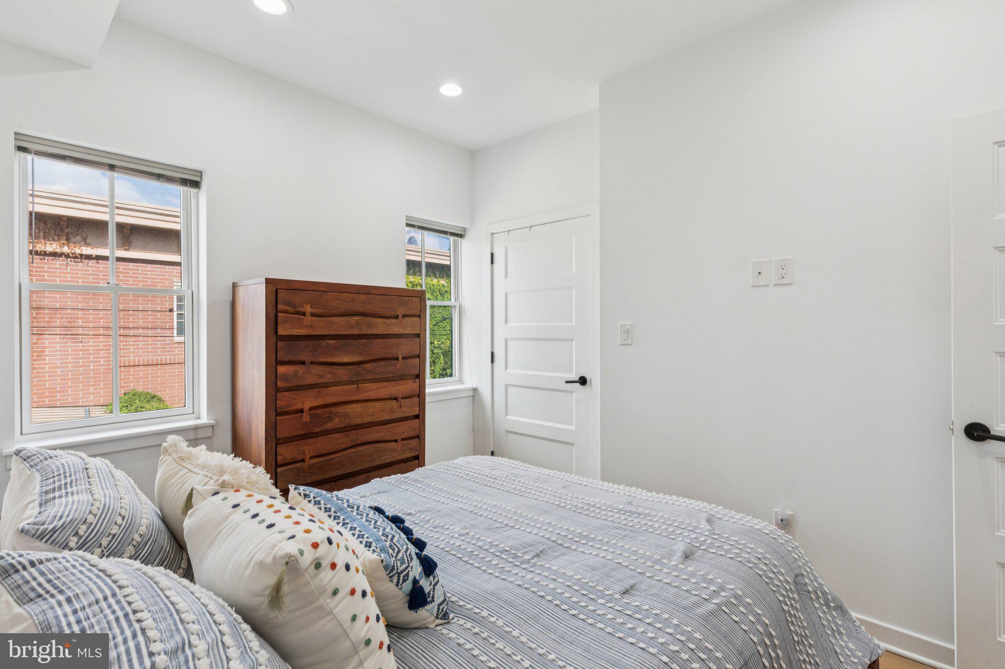 GRADUATE HOSPITAL - Residential