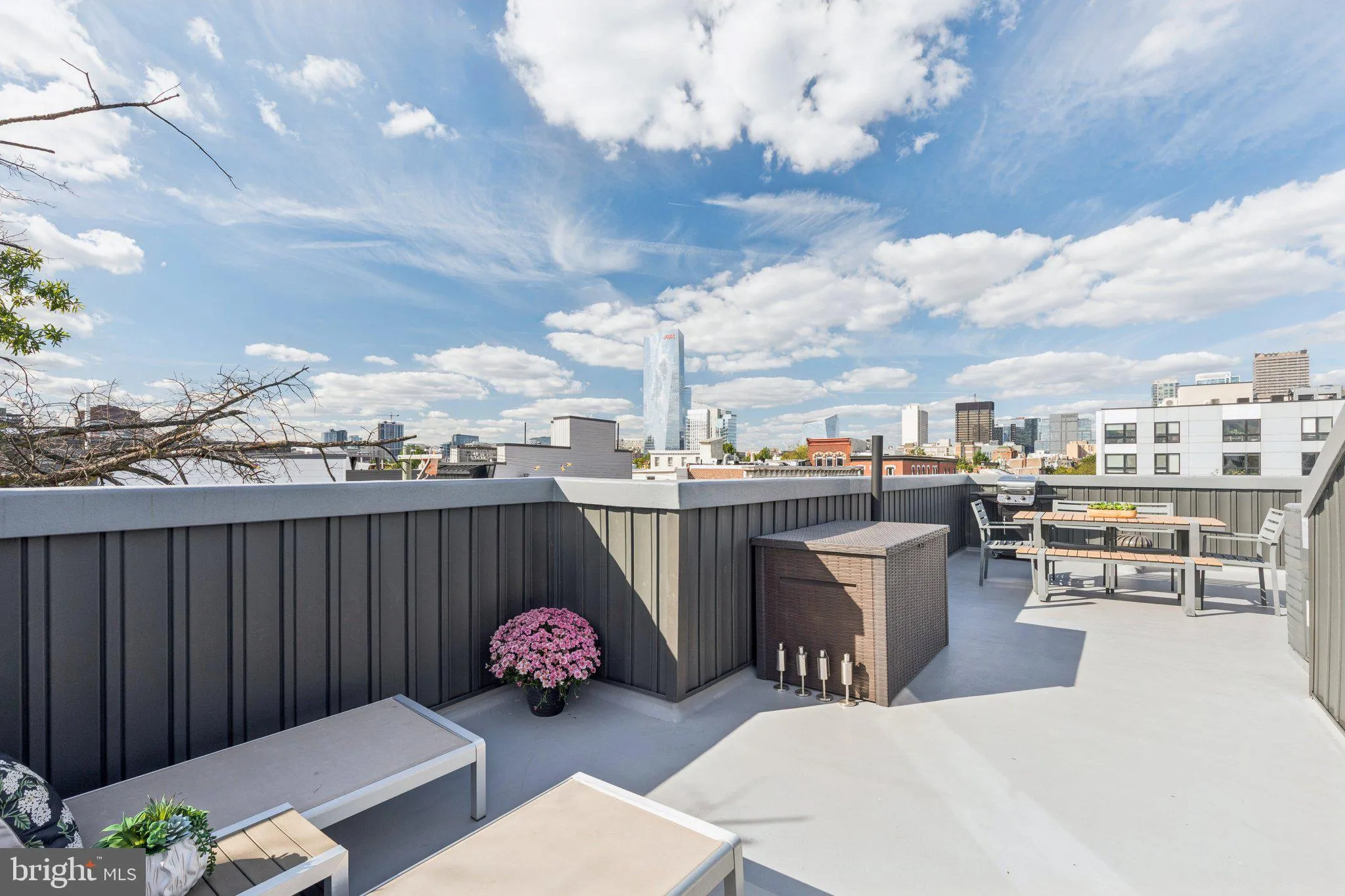 Philadelphia, Pennsylvania 19146, United States, 4 Bedrooms Bedrooms, ,3 BathroomsBathrooms,Residential,Active,224234