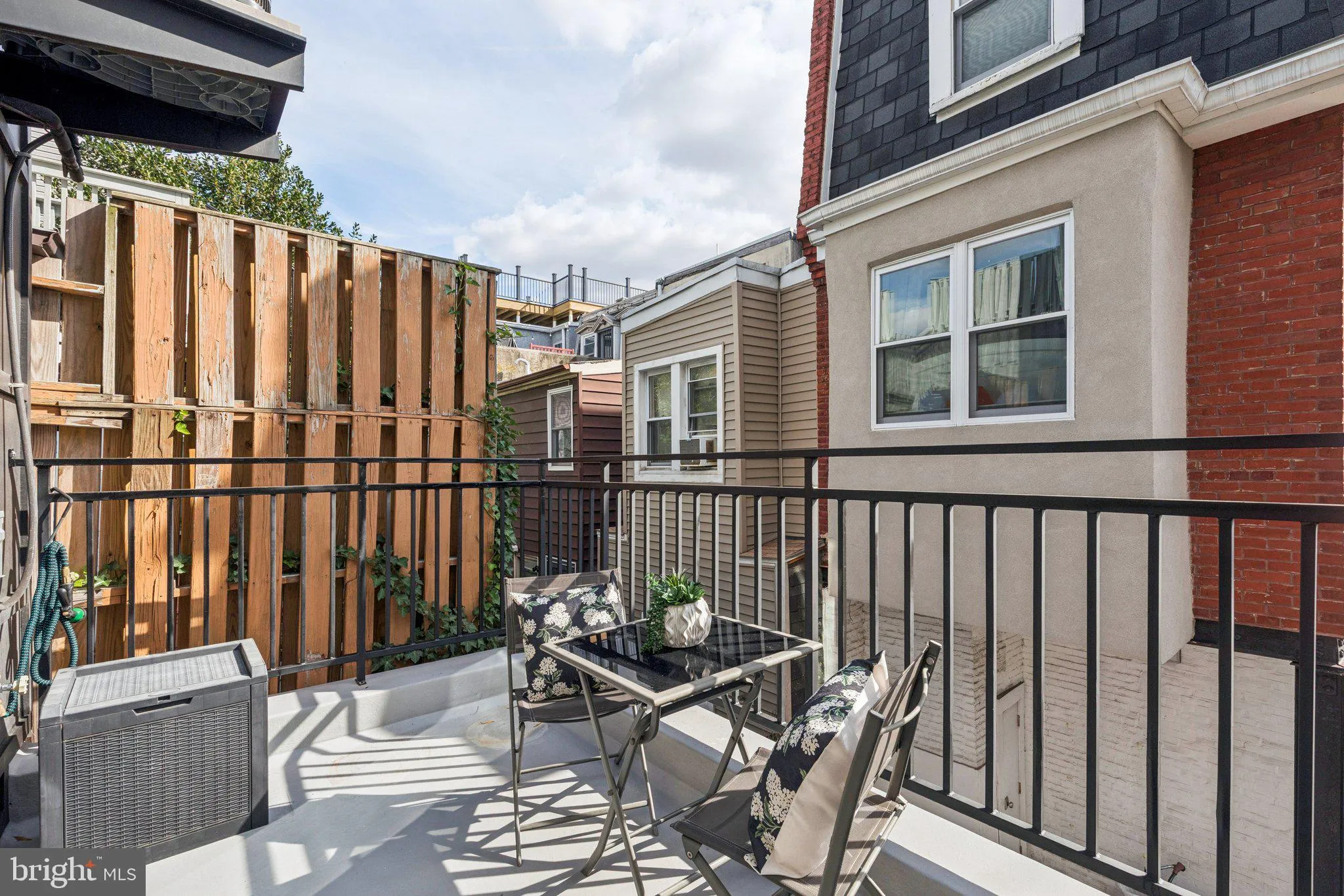 Philadelphia, Pennsylvania 19146, United States, 4 Bedrooms Bedrooms, ,3 BathroomsBathrooms,Residential,Active,224234