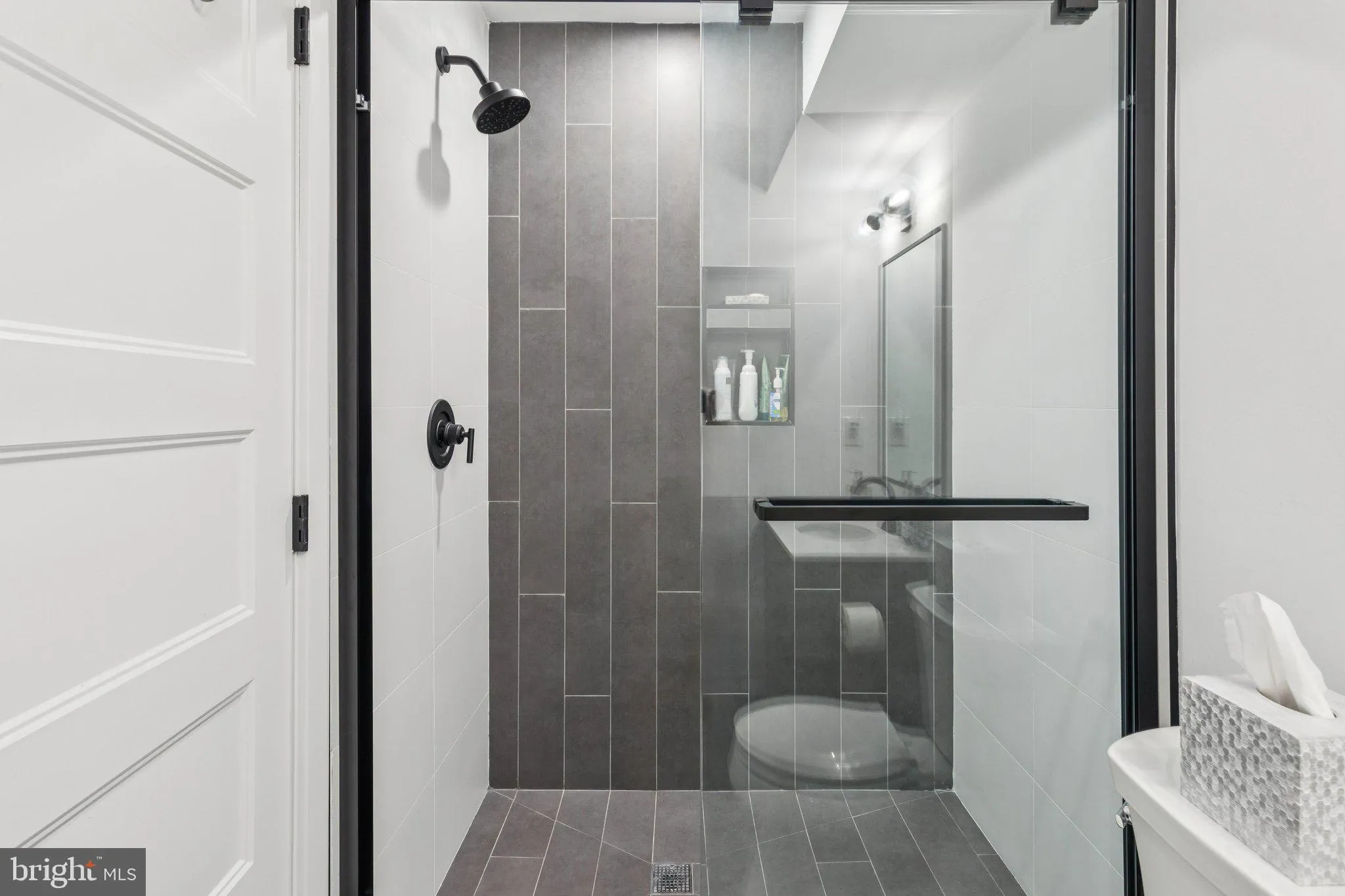 Philadelphia, Pennsylvania 19146, United States, 4 Bedrooms Bedrooms, ,3 BathroomsBathrooms,Residential,Active,224234