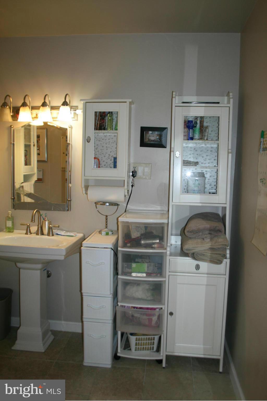 KELLINGTON DRIVE - Residential