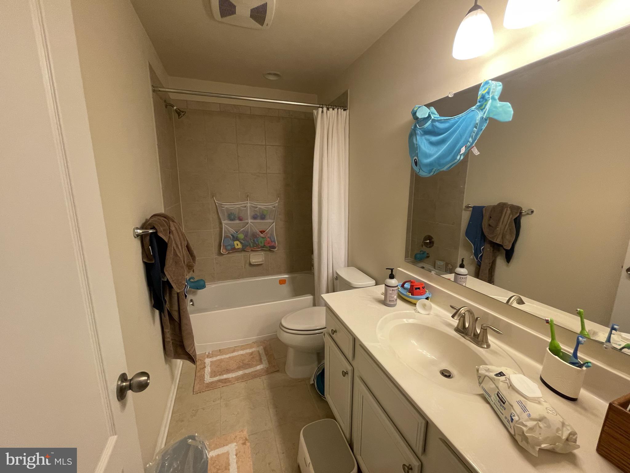 OXFORD SQUARE - Residential Lease