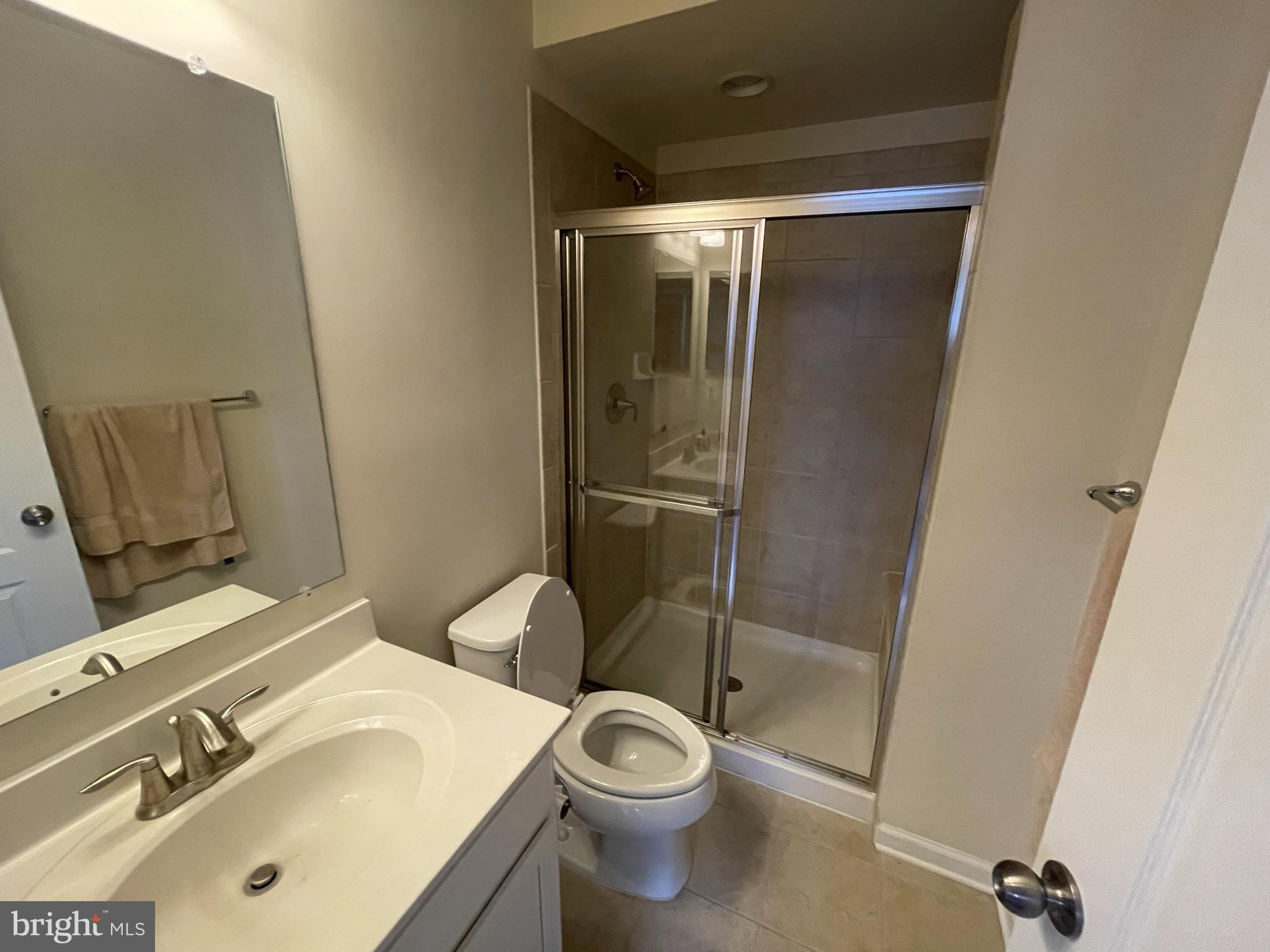 OXFORD SQUARE - Residential Lease