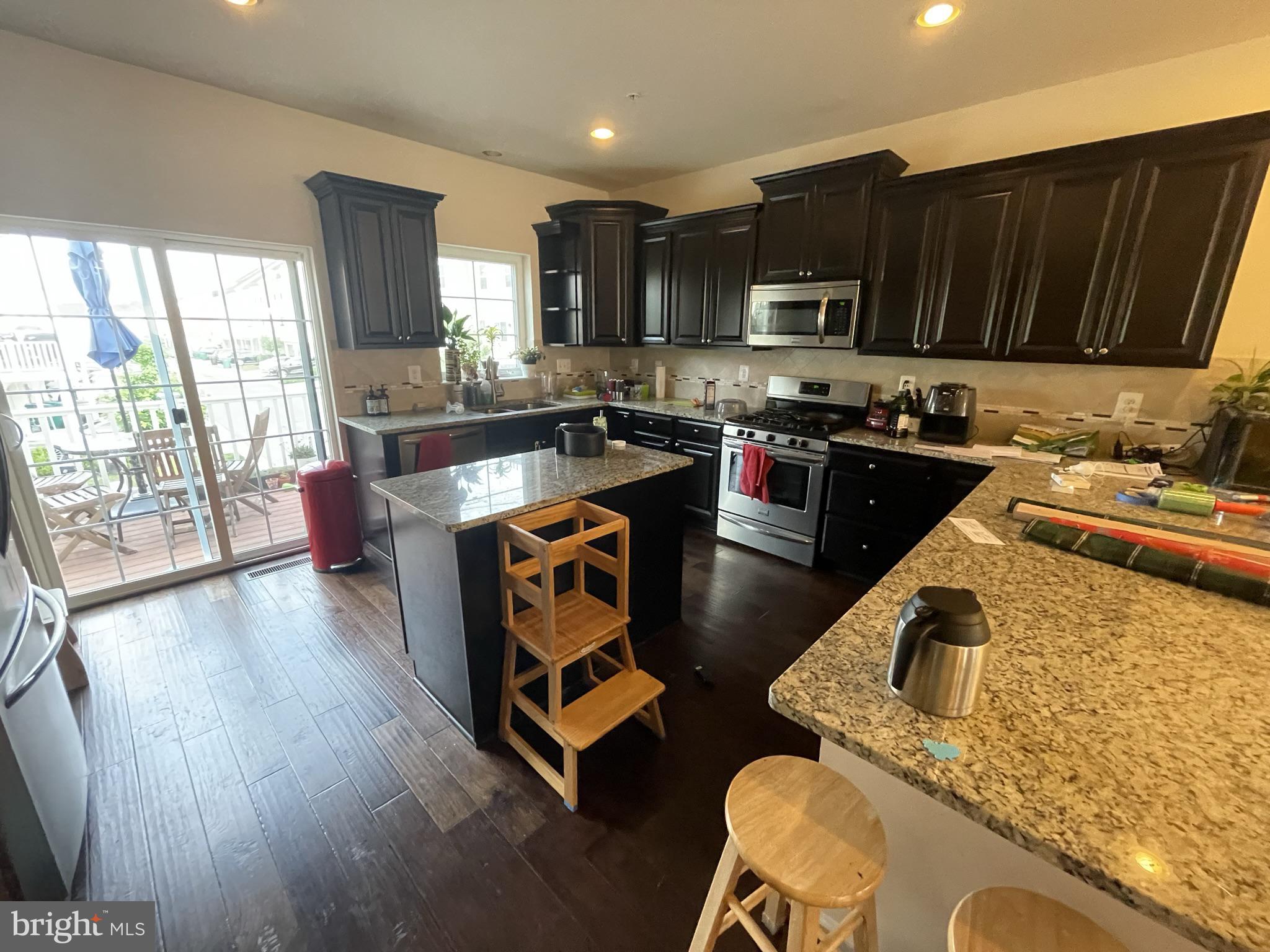 OXFORD SQUARE - Residential Lease