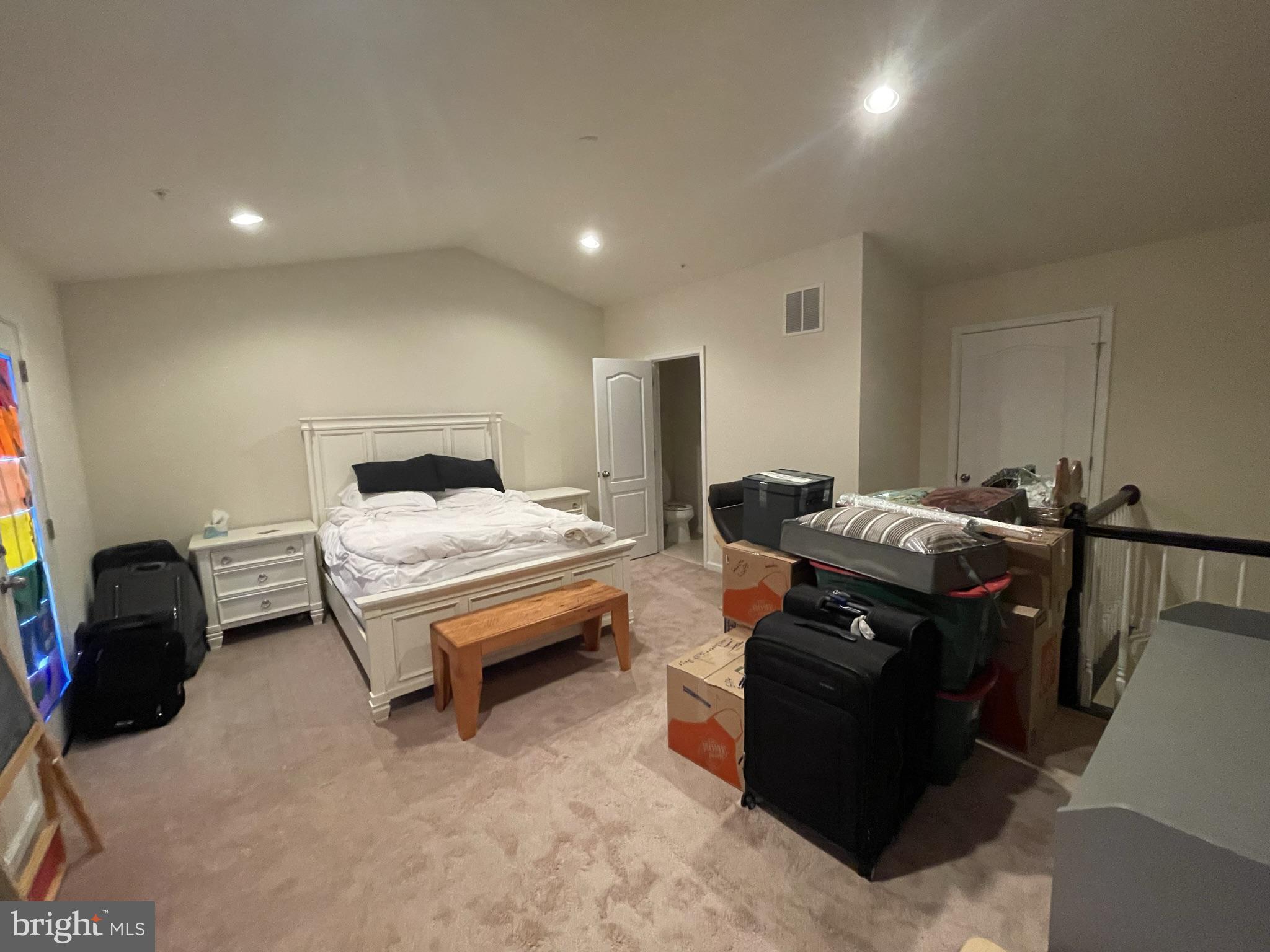 OXFORD SQUARE - Residential Lease