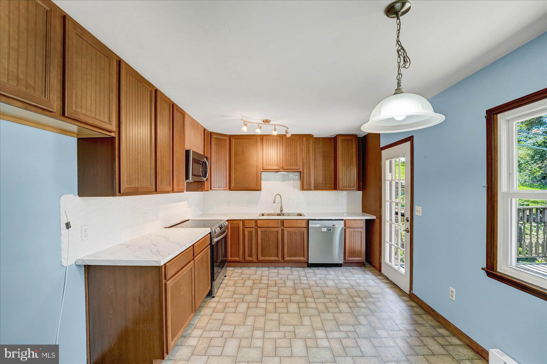 FAIRBROOK - Residential