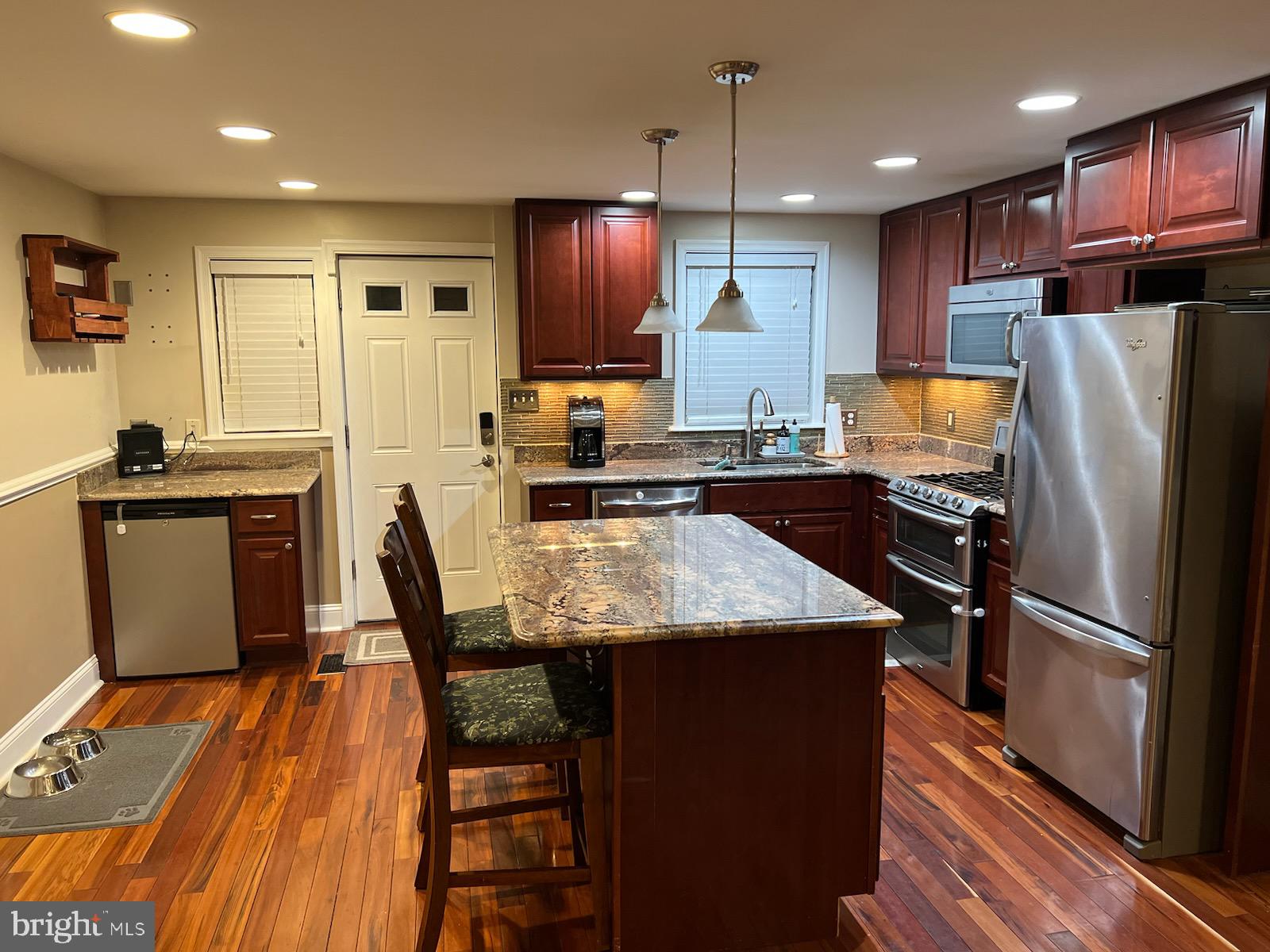 VIOLETVILLE - Residential Lease