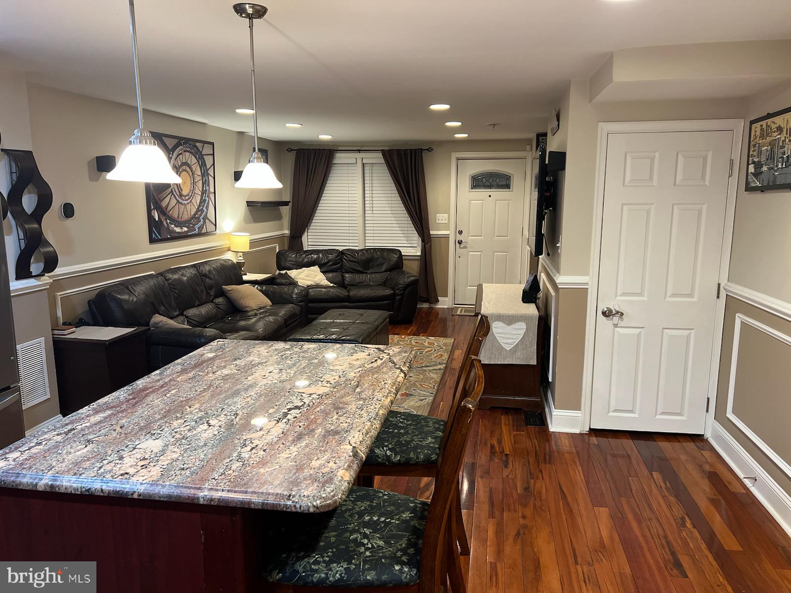 VIOLETVILLE - Residential Lease