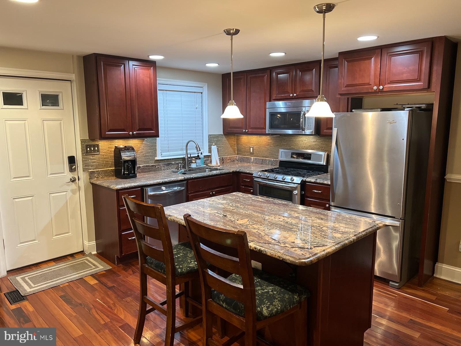 VIOLETVILLE - Residential Lease