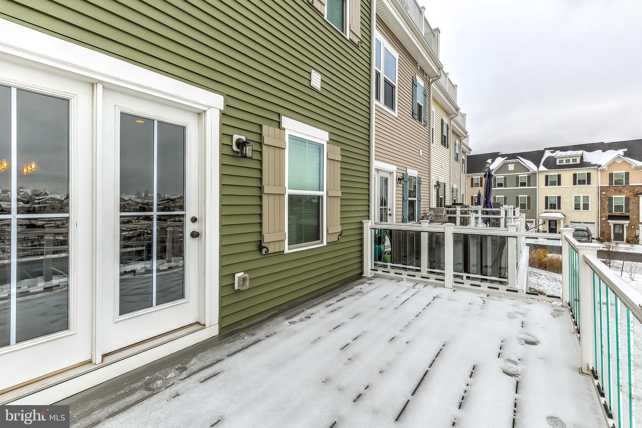 SHELTERED HARBOR - Residential