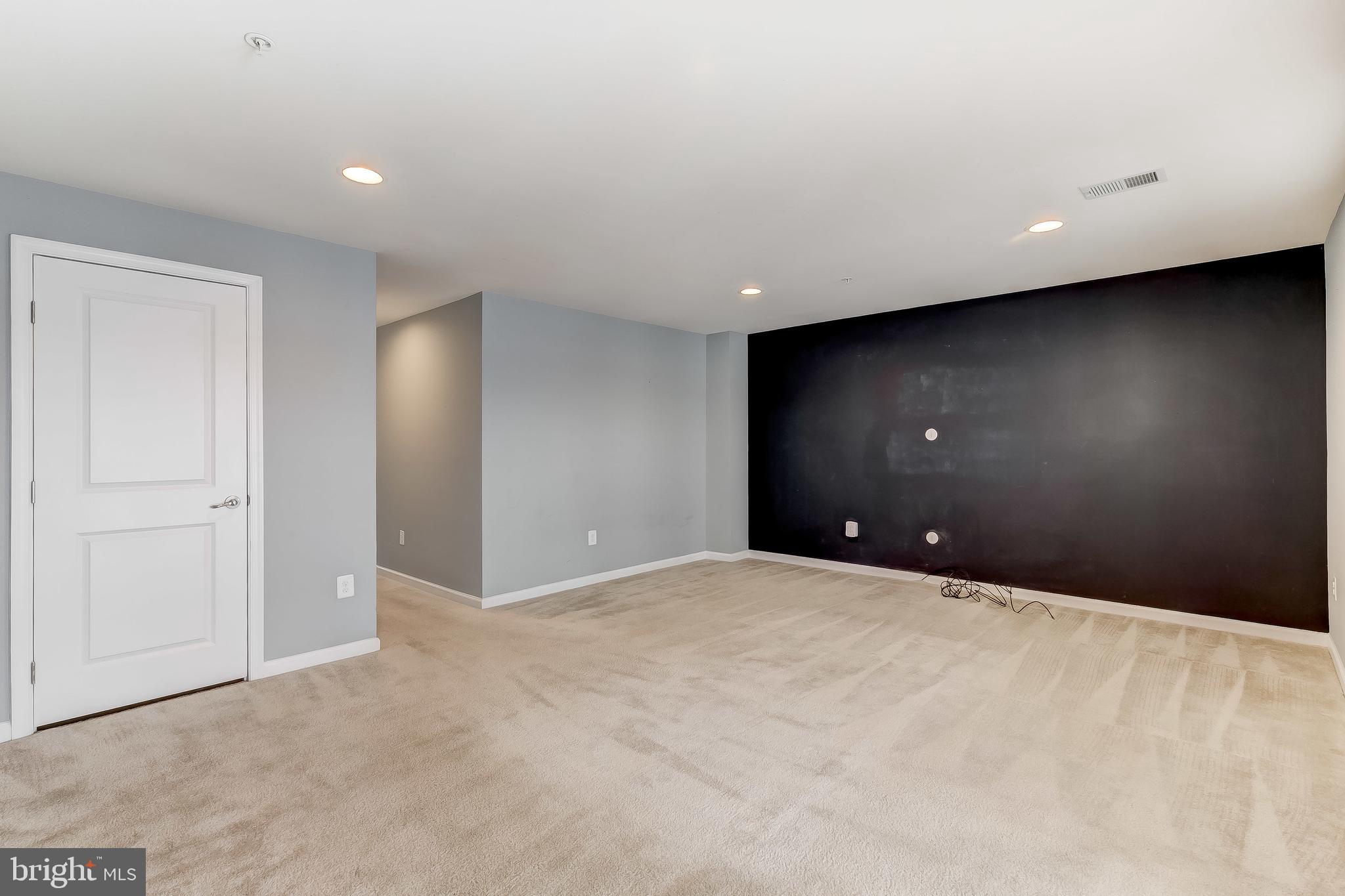 SHELTERED HARBOR - Residential