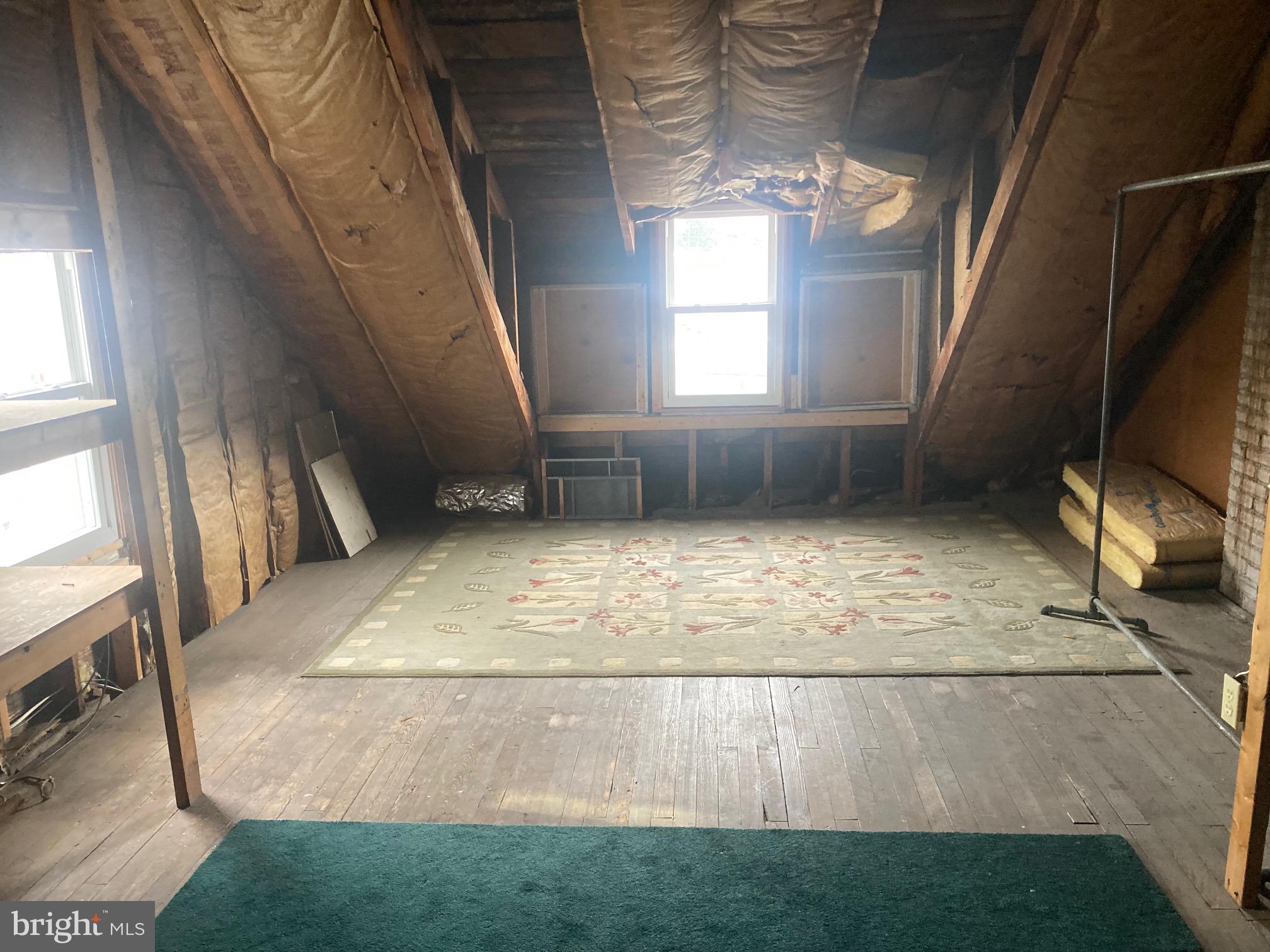 YORKVILLE - Residential