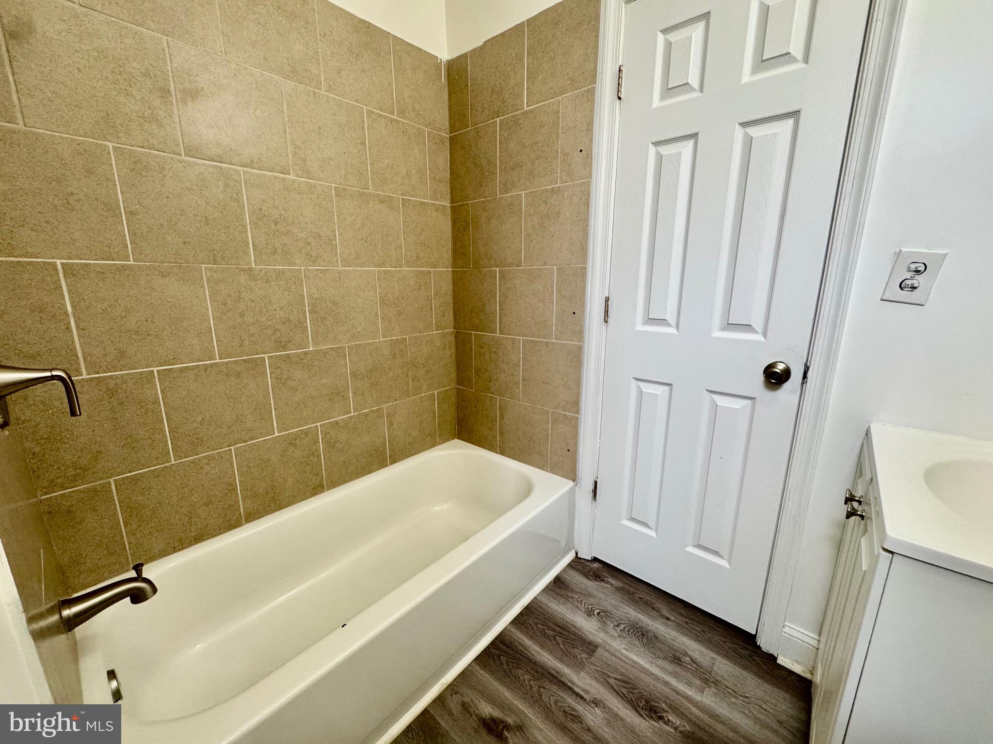 MONDAWMIN - Residential