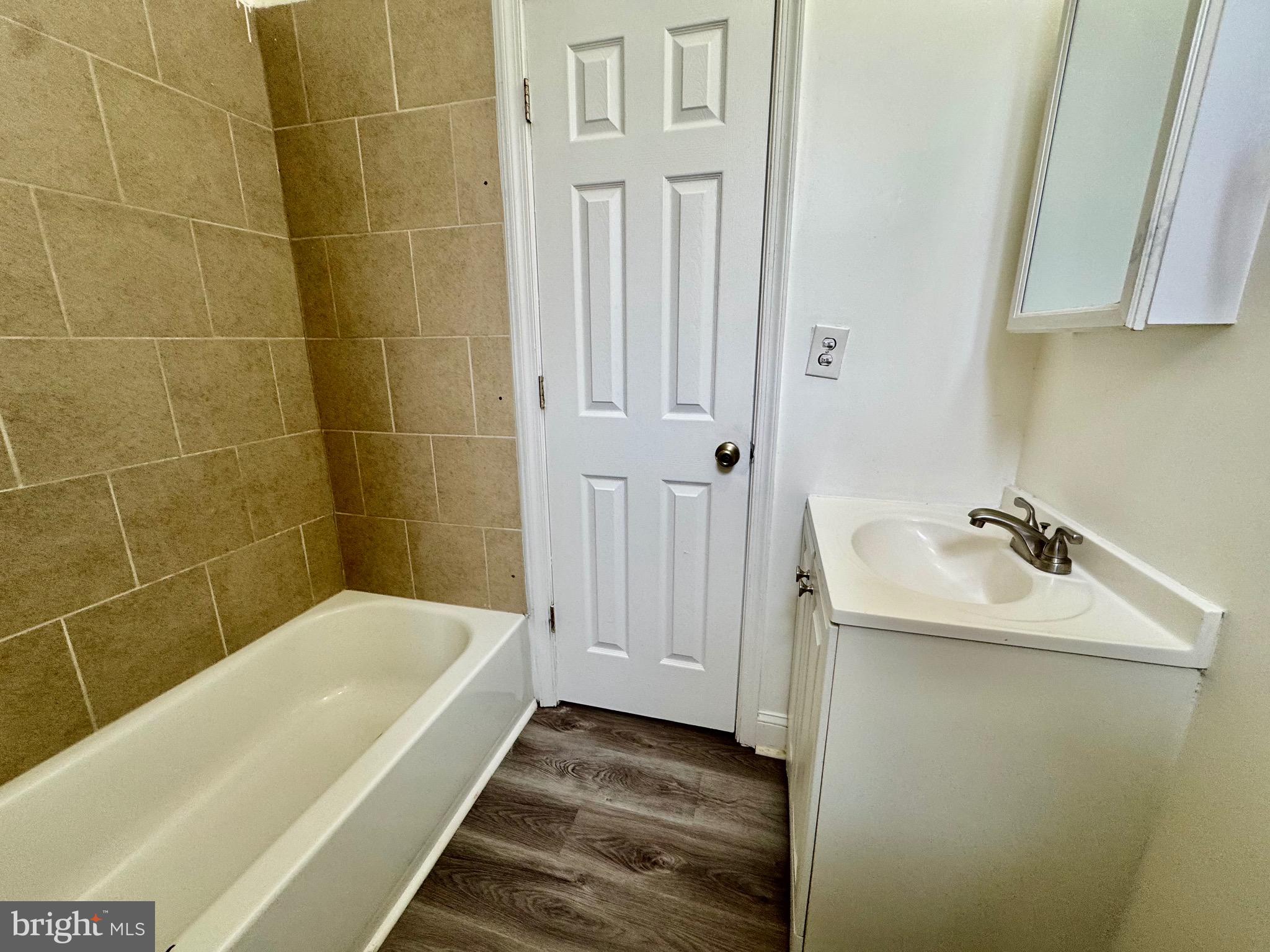 MONDAWMIN - Residential