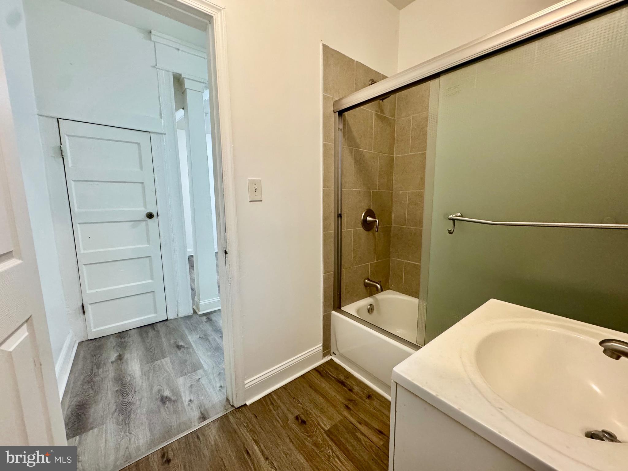 MONDAWMIN - Residential