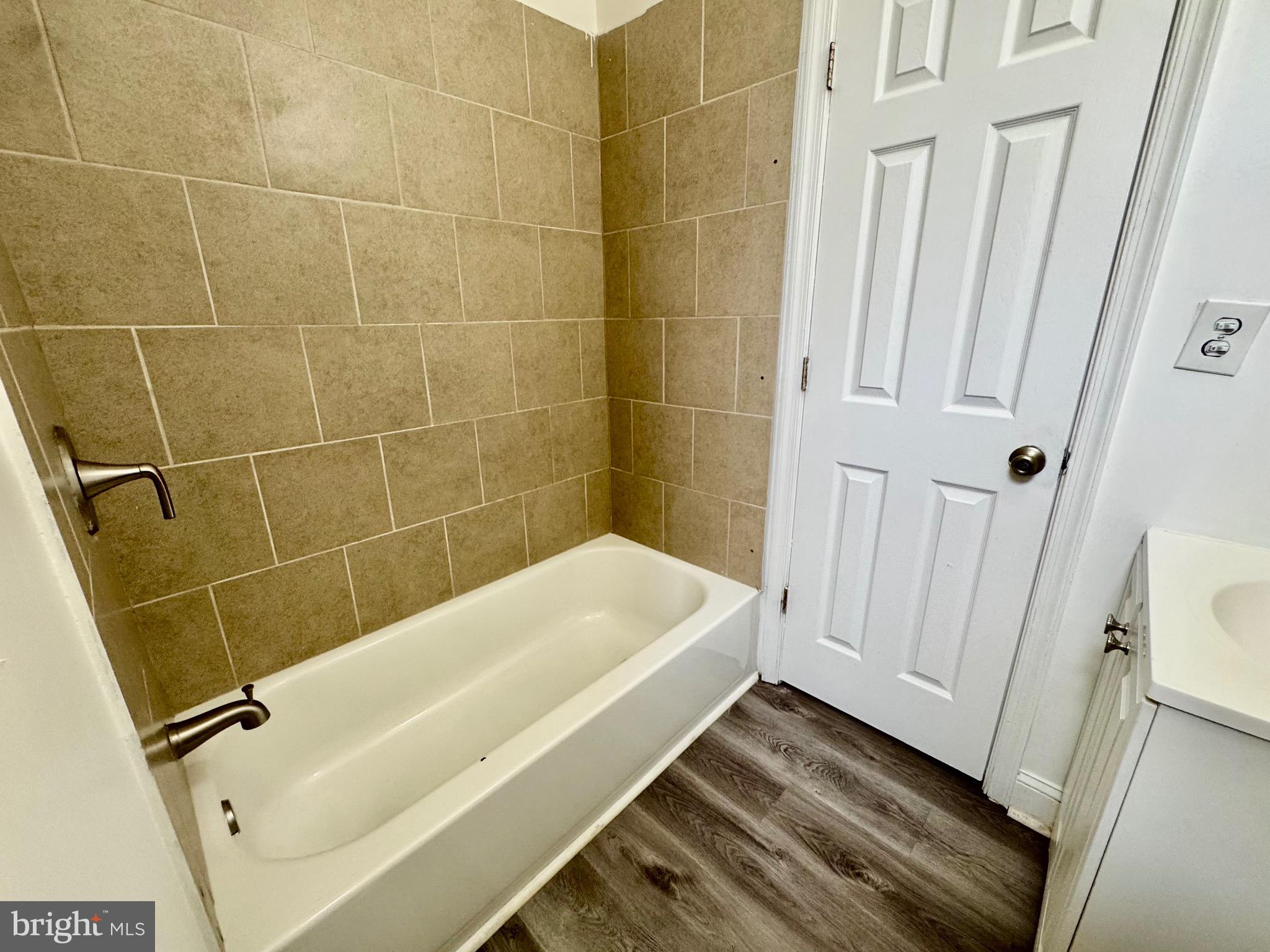 MONDAWMIN - Residential