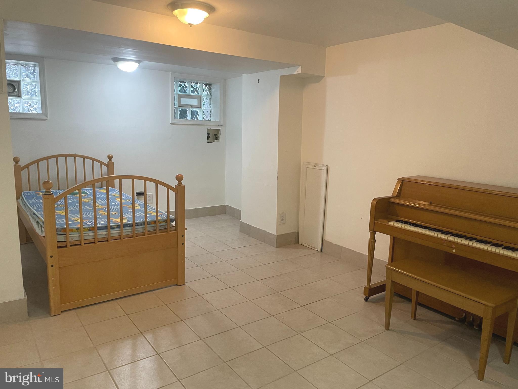 MARCONI PARK EAST - Residential Lease