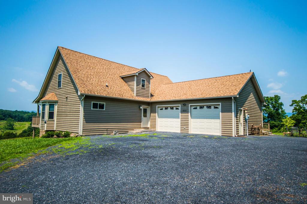 ROUND MOUNTAIN - Residential