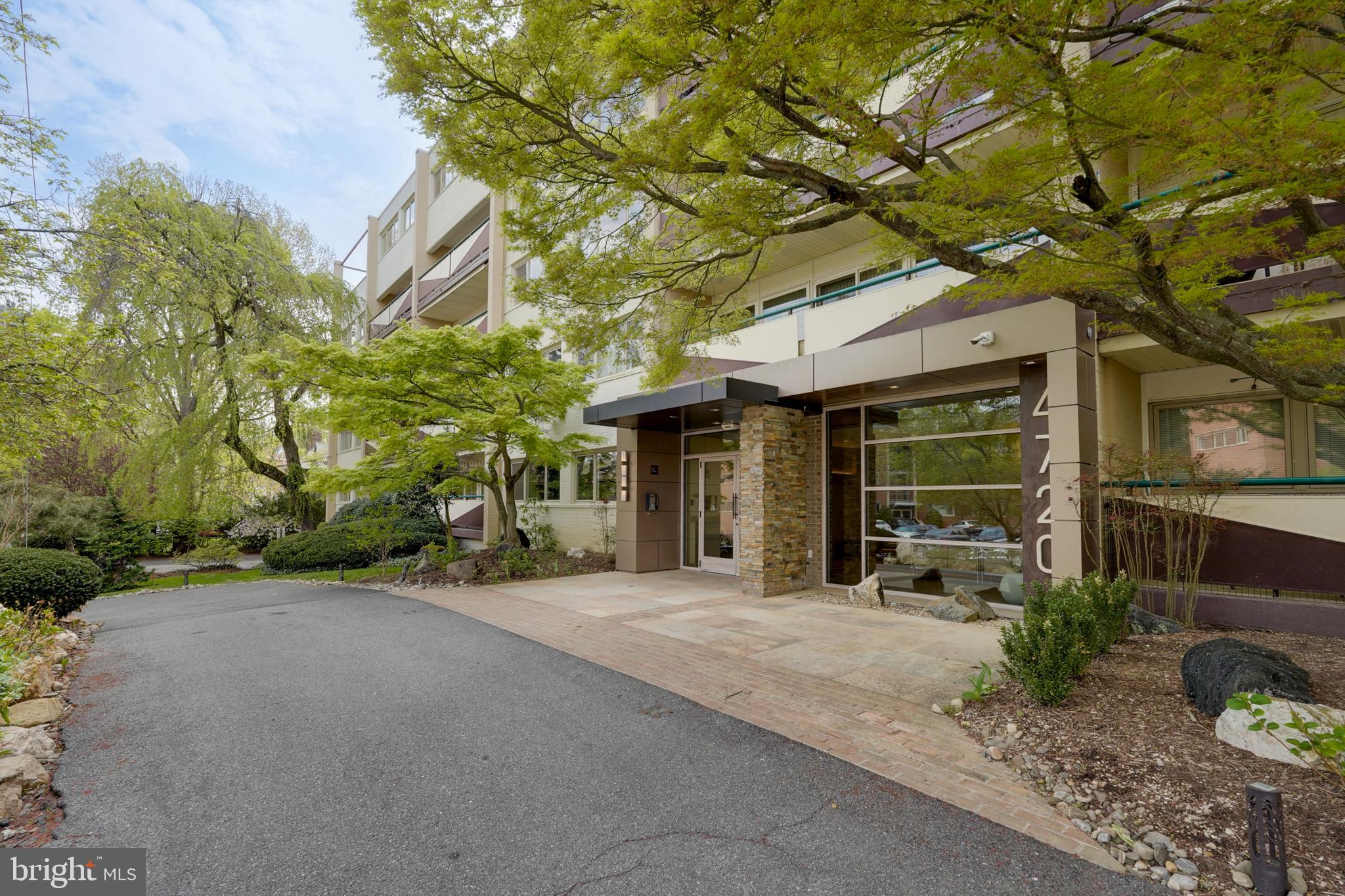 4720 CHEVY CHASE DRIVE 204