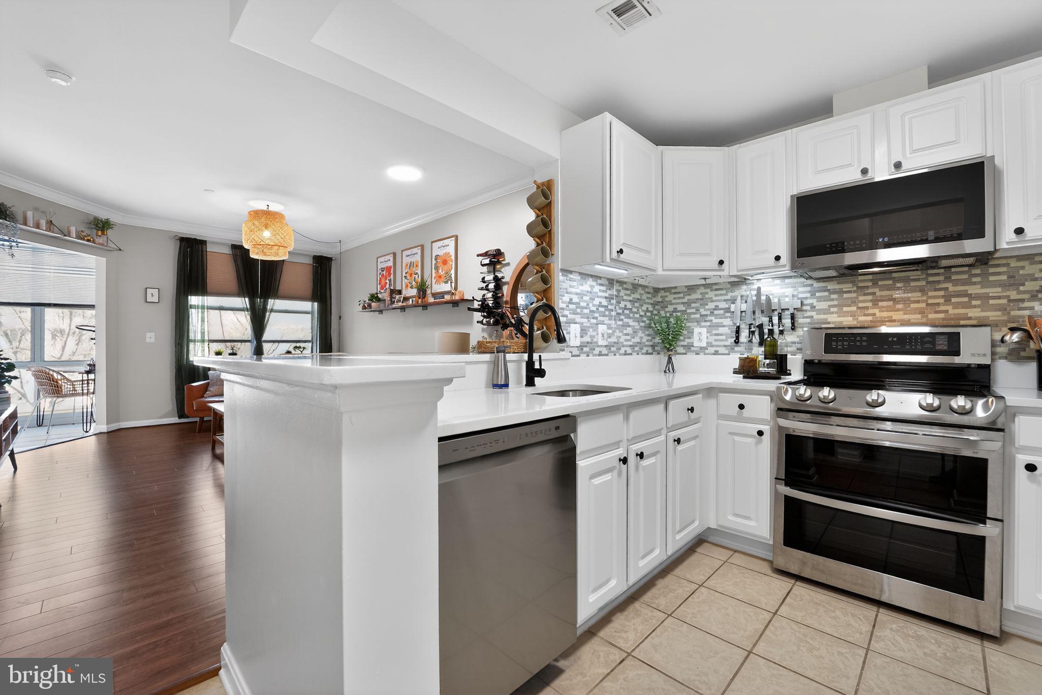 PIERSIDE AT HARBORVIEW - Residential