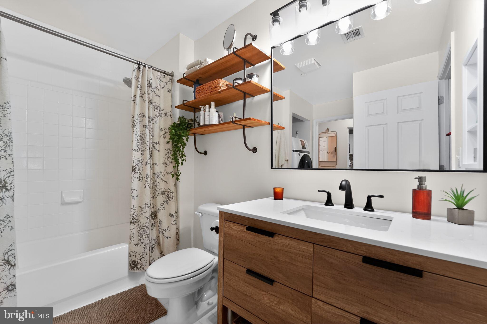 PIERSIDE AT HARBORVIEW - Residential