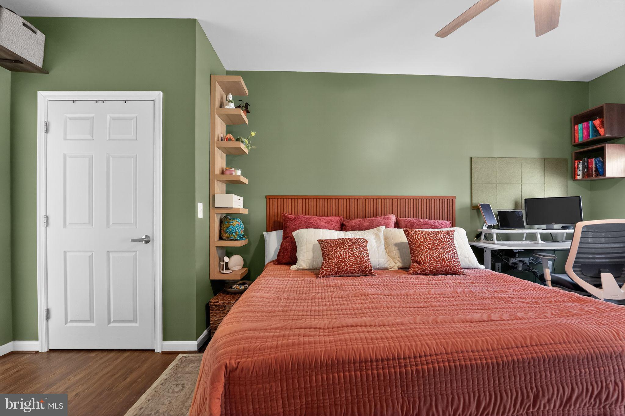 PIERSIDE AT HARBORVIEW - Residential