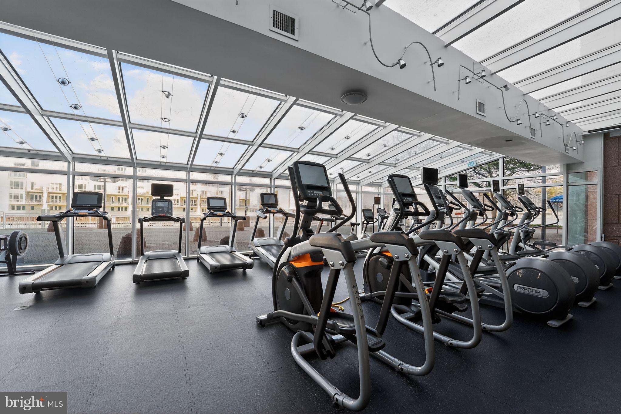 PIERSIDE AT HARBORVIEW - Residential