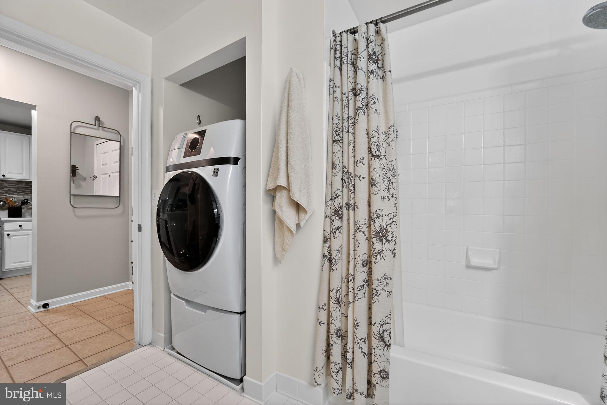 PIERSIDE AT HARBORVIEW - Residential