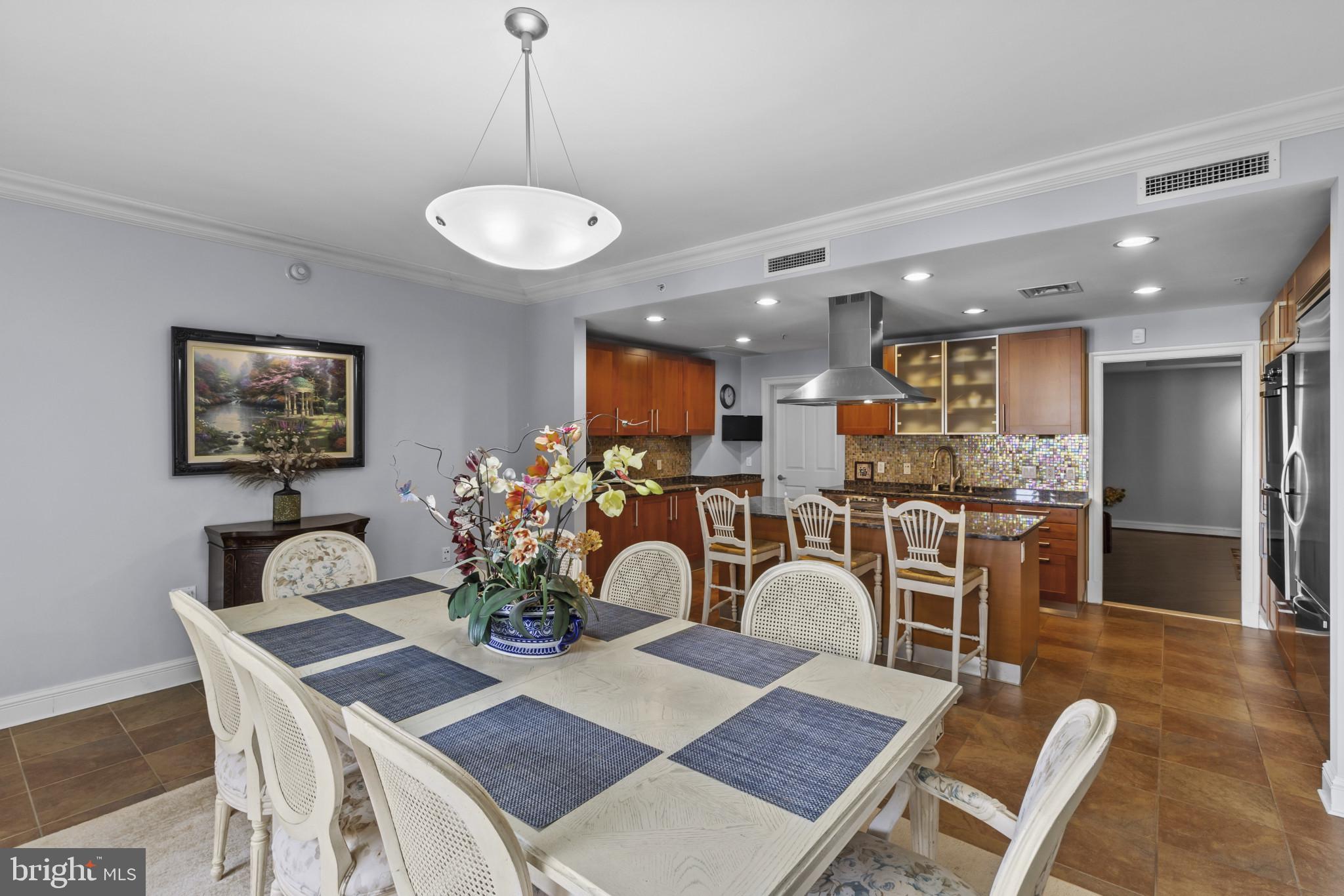 THE RITZ-CARLTON RESIDENCES - Residential