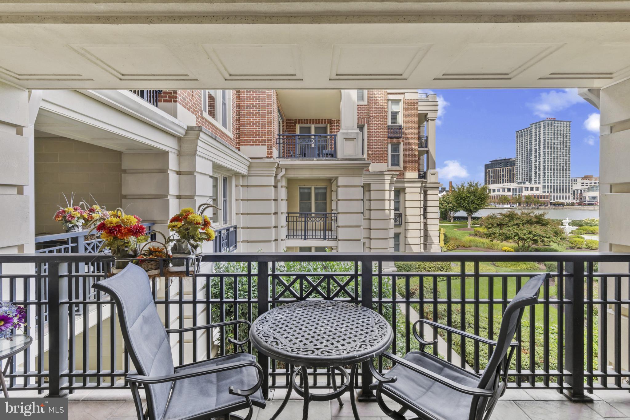 THE RITZ-CARLTON RESIDENCES - Residential