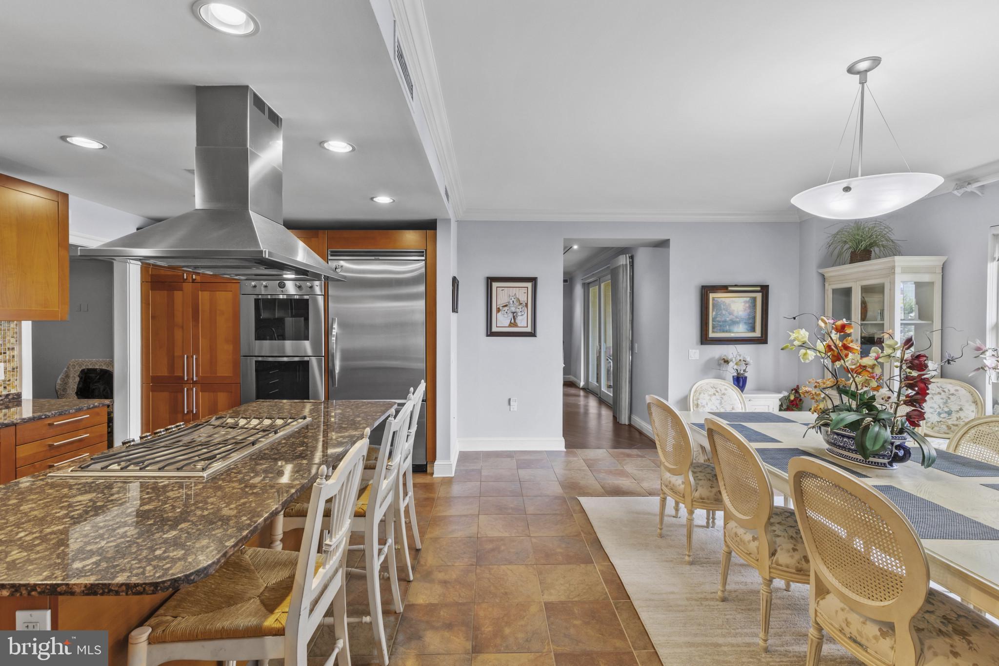 THE RITZ-CARLTON RESIDENCES - Residential